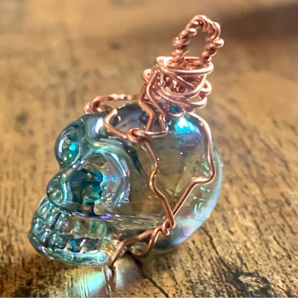 “Mr. Bones” Handcrafted Copper Wire-Wrapped Iridescent Skull Pendant - NWT - Picture 2 of 3